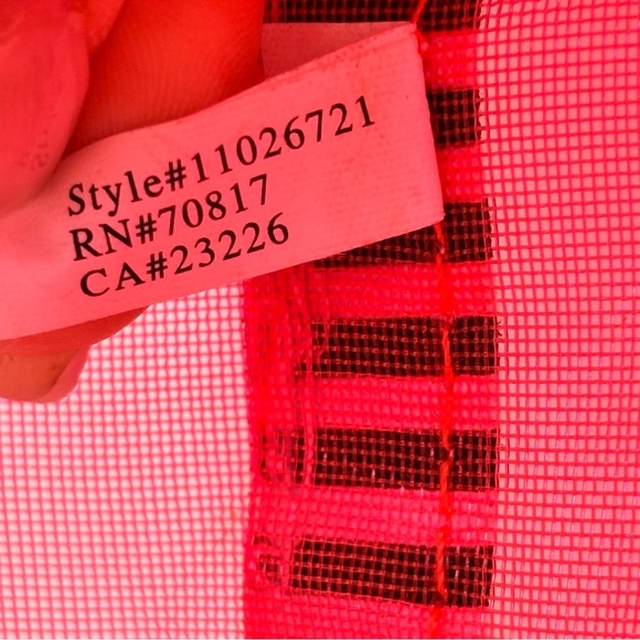 VICTORIA’S SECRET Women’s Bright Pink Mesh Weekender Tote Logo Sand Free 20” - Picture 7 of 7